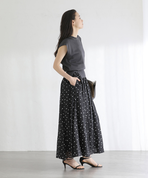 La TOTALITE(ラトータリテ)の「【洗える】麻ボイルドットスカート(スカート・レディース・ブラック/ベージュ・36/38)」の4枚目の写真