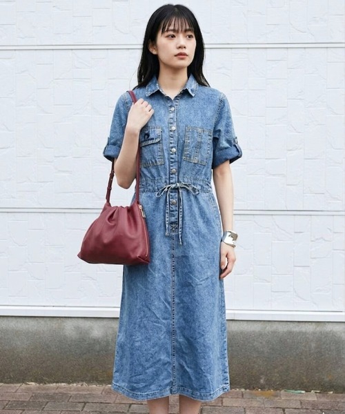 Belle Cie（ベルシー）の「デニムワンピース|ケミカルウォッシュ5分袖ロングシャツワンピース大人カジュアル（シャツ/ブラウス・レディース・ブルー・M/L/XL/XXL/S）」の2枚目の写真