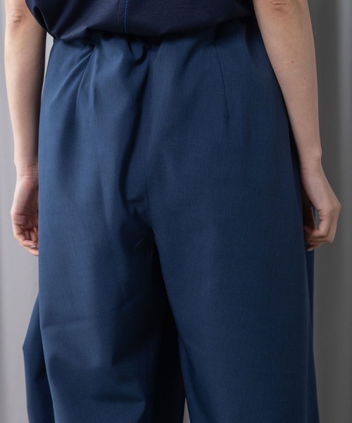 MARECHAL TERRE（マルシャルテル）の「【接触冷感 /UVカット/速乾性/吸汗性/抗ピリング】ワイドコクーンパンツ（その他パンツ・レディース・グレイッシュベージュ/ブラック/ブルー/チャコールグレー・MEDIUM）」の13枚目の写真