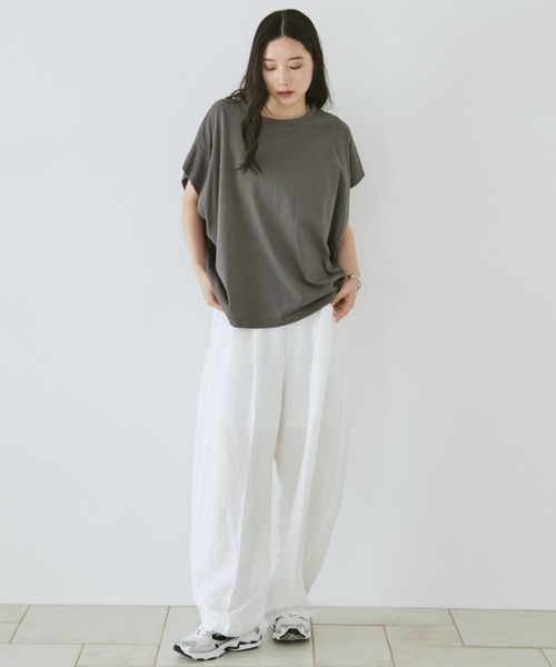 Doux archives(ドゥアルシーヴ)の「袖タックドルマンTシャツ(Tシャツ/カットソー・レディース・チャコールグレー/キャメル/オフホワイト・FREE)」の18枚目の写真