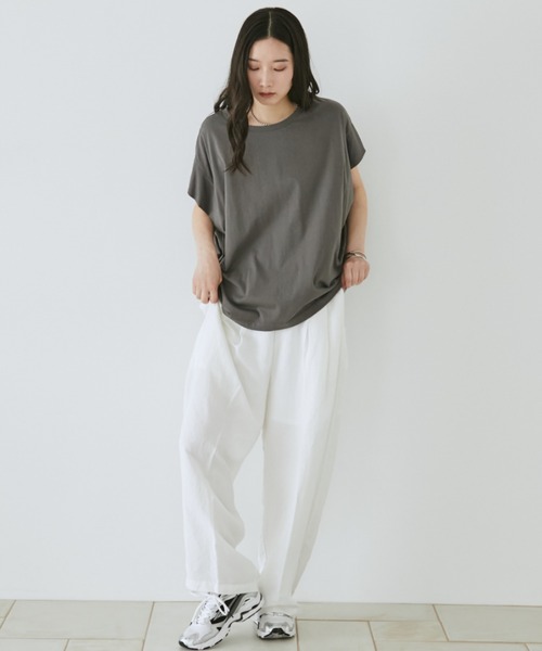 Doux archives(ドゥアルシーヴ)の「袖タックドルマンTシャツ(Tシャツ/カットソー・レディース・チャコールグレー/キャメル/オフホワイト・FREE)」の19枚目の写真