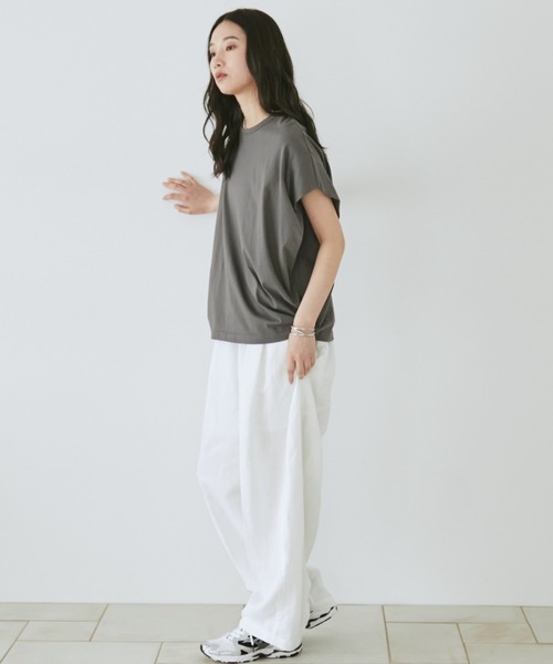 Doux archives(ドゥアルシーヴ)の「袖タックドルマンTシャツ(Tシャツ/カットソー・レディース・チャコールグレー/キャメル/オフホワイト・FREE)」の21枚目の写真