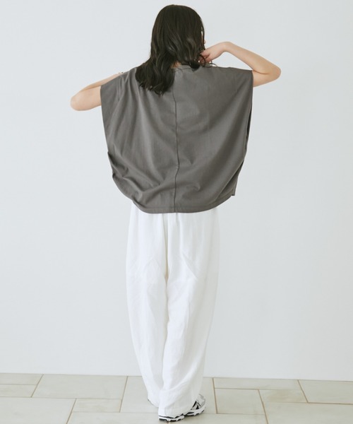 Doux archives(ドゥアルシーヴ)の「袖タックドルマンTシャツ(Tシャツ/カットソー・レディース・チャコールグレー/キャメル/オフホワイト・FREE)」の22枚目の写真