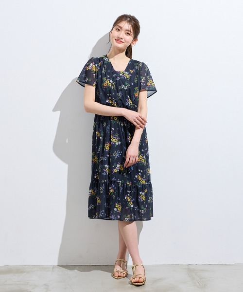 Rose Tiara(ローズティアラ)の「フラワープリントカシュクール風ワンピース(ワンピース・レディース・ベージュ/ネイビー・38/42/46)」の2枚目の写真