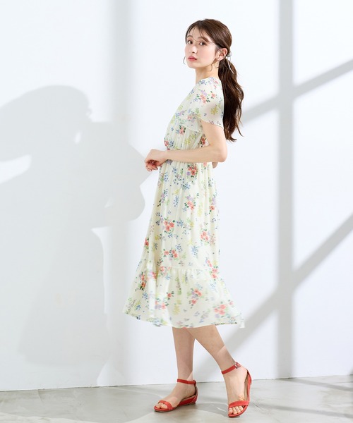 Rose Tiara(ローズティアラ)の「フラワープリントカシュクール風ワンピース(ワンピース・レディース・ベージュ/ネイビー・38/42/46)」の4枚目の写真