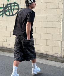 AMOU（アモウ）の「CAMO One Tuck Bermuda Pants Charcoal（その他パンツ）」