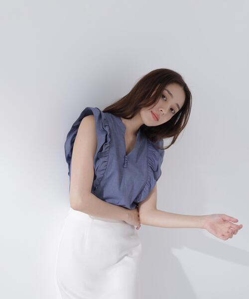 NATURAL BEAUTY BASIC(ナチュラルビューティーベーシック)の「ラッフルフレンチスリーブブラウス(シャツ/ブラウス・レディース・イエロー/ネイビー/ブルー・フリ-)」の2枚目の写真