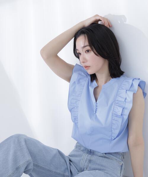 NATURAL BEAUTY BASIC(ナチュラルビューティーベーシック)の「ラッフルフレンチスリーブブラウス(シャツ/ブラウス・レディース・イエロー/ネイビー/ブルー・フリ-)」の1枚目の写真