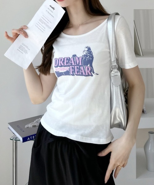 Ada.(エイダ)の「ヴィンテージライクグラフィック 半袖 コンパクト Tシャツ(Tシャツ/カットソー・レディース・ブラック/オフホワイト/チャコール/ネイビー・FREE)」の5枚目の写真