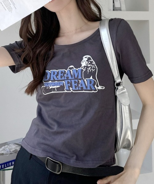 Ada.(エイダ)の「ヴィンテージライクグラフィック 半袖 コンパクト Tシャツ(Tシャツ/カットソー・レディース・ブラック/オフホワイト/チャコール/ネイビー・FREE)」の21枚目の写真