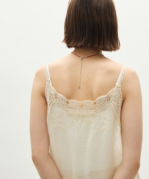 full/fill.（フルフィル）の「natural embroidery lace cami / ナチュラルエンブロイダリーレースキャミ（キャミソール・レディース・アイボリー/ホワイト・FREE）」の15枚目の写真