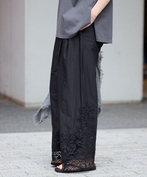 IENA(イエナ)の「《追加》カットワークレースパンツ(その他パンツ・レディース・ホワイト/ブラック・36/38)」の7枚目の写真