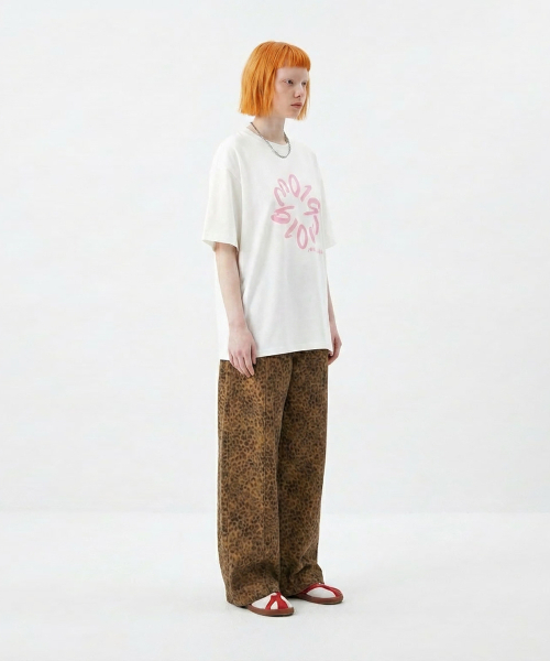 BLOW（ブロウ）の「PIGMENT_TYPOGRAPHY T-SHIRT [PINK LOGO]（Tシャツ/カットソー・メンズ・その他・FREE/MEDIUM）」の2枚目の写真