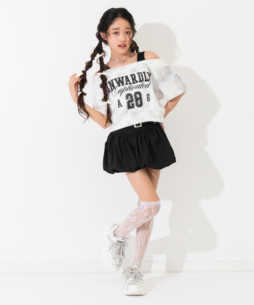 ANAP GiRL(アナップガール)の「カスレロゴ オフショル クロップド トップス Tシャツ(Tシャツ/カットソー・キッズ・ブラック/ライトグレー/レッド・XS/S/M)」の18枚目の写真