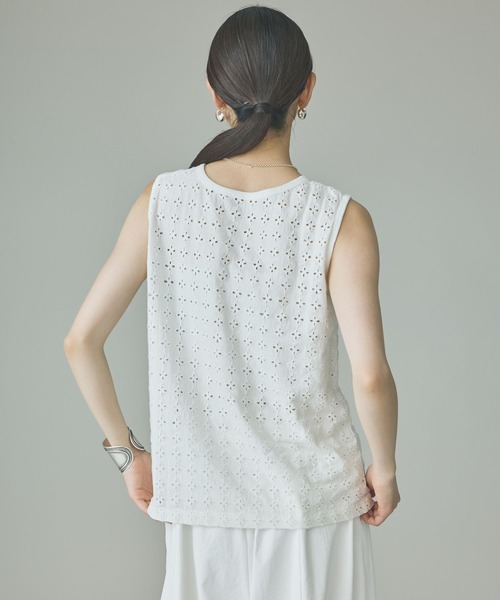 Curensology(カレンソロジー)の「Curensology(カレンソロジー)/カットエンブロイダリーノースリーブプルオーバー(Tシャツ/カットソー・レディース・ブラック/ホワイト・FREE)」の5枚目の写真