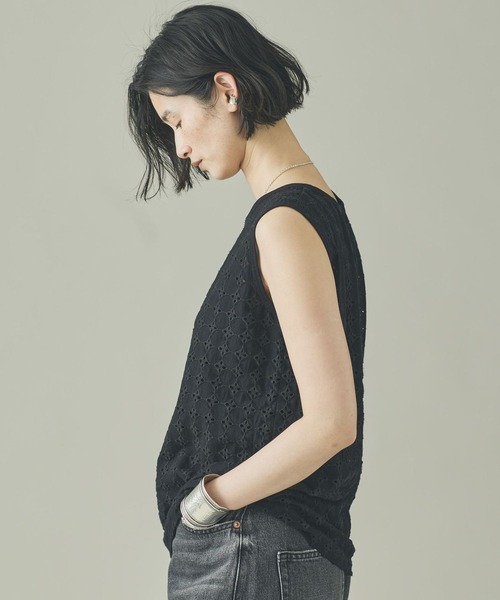Curensology(カレンソロジー)の「Curensology(カレンソロジー)/カットエンブロイダリーノースリーブプルオーバー(Tシャツ/カットソー・レディース・ブラック/ホワイト・FREE)」の10枚目の写真