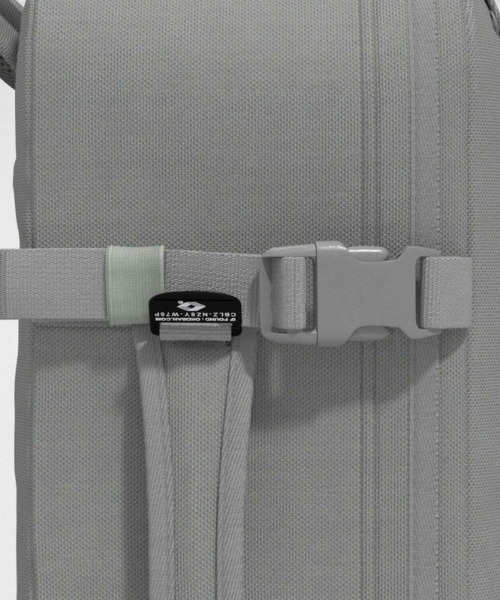CABINZERO(キャビンゼロ)の「【CABINZERO/キャビンゼロ】 MILITARY 36L / バックパック リュック(バックパック/リュック・メンズ・ライトグレー/ワインレッド・FREE)」の10枚目の写真