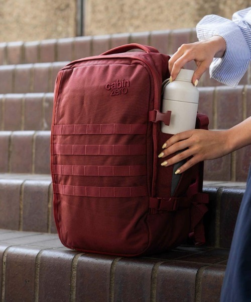 CABINZERO(キャビンゼロ)の「【CABINZERO/キャビンゼロ】 MILITARY 36L / バックパック リュック(バックパック/リュック・メンズ・ライトグレー/ワインレッド・FREE)」の16枚目の写真