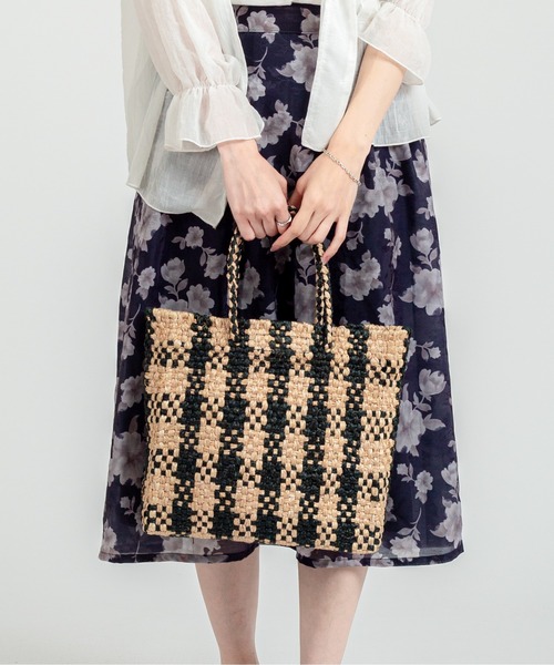 The Bagmati(ザバグマティ)の「【The Bagmati/ザバグマティ】かごバッグ ラフィア チェック柄 ハンドバッグ A4サイズ(かごバッグ・レディース・ナチュラル・FREE)」の8枚目の写真