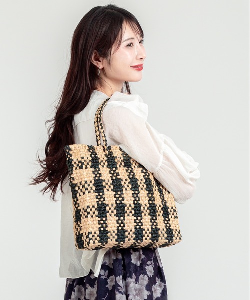 The Bagmati(ザバグマティ)の「【The Bagmati/ザバグマティ】かごバッグ ラフィア チェック柄 ハンドバッグ A4サイズ(かごバッグ・レディース・ナチュラル・FREE)」の7枚目の写真