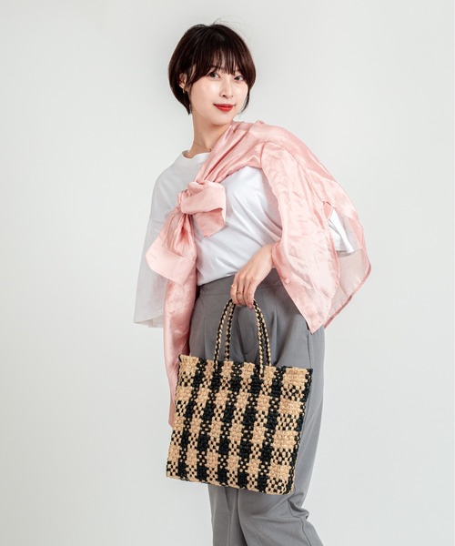 The Bagmati(ザバグマティ)の「【The Bagmati/ザバグマティ】かごバッグ ラフィア チェック柄 ハンドバッグ A4サイズ(かごバッグ・レディース・ナチュラル・FREE)」の3枚目の写真