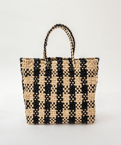 The Bagmati(ザバグマティ)の「【The Bagmati/ザバグマティ】かごバッグ ラフィア チェック柄 ハンドバッグ A4サイズ(かごバッグ・レディース・ナチュラル・FREE)」の11枚目の写真