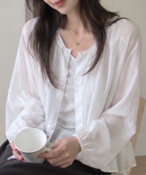 Teem Store(チームストア)の「クルーネックシアーシャツカーディガン(シャツ/ブラウス・レディース・ホワイト/パープル/イエロー/サックスブルー・F)」の2枚目の写真