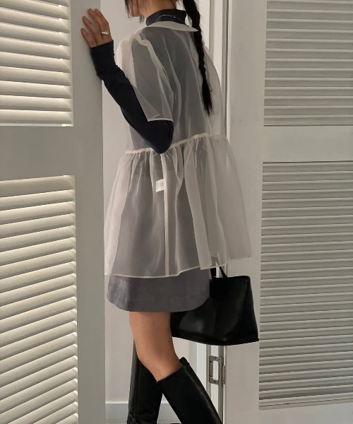 FAVORITO（ファヴォリート）の「シースルーアウター（シャツ/ブラウス・レディース・ブラック/ピンク/ホワイト・F）」の4枚目の写真
