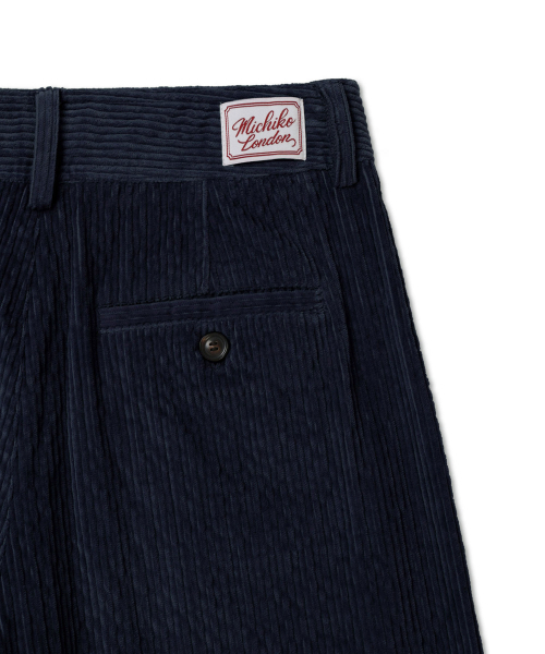 MICHIKO LONDON(ミチコ ロンドン)の「カーブドコーデュロイパンツディープネイビー(その他パンツ・レディース・その他・LARGE/MEDIUM/SMALL)」の5枚目の写真