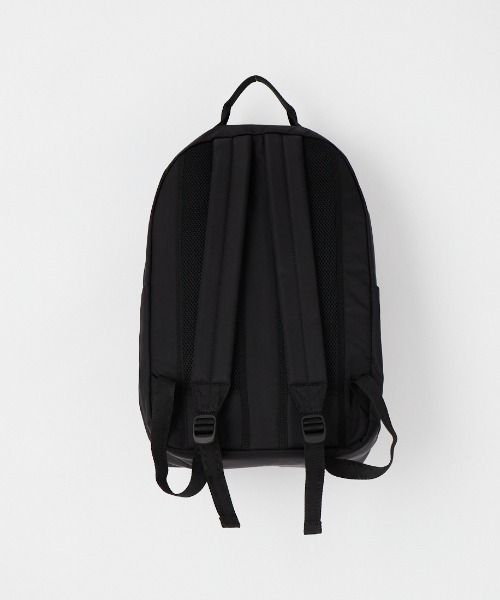 FRED PERRY（フレッドペリー）の「【WEB先行予約】[FRED PERRY/フレッドペリー] クリンクル ナイロンバックパック（バックパック/リュック・レディース・ブラック/モスグリーン・ONE SIZE）」の15枚目の写真
