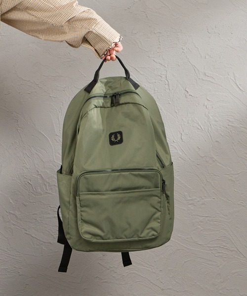 FRED PERRY（フレッドペリー）の「【WEB先行予約】[FRED PERRY/フレッドペリー] クリンクル ナイロンバックパック（バックパック/リュック・レディース・ブラック/モスグリーン・ONE SIZE）」の19枚目の写真