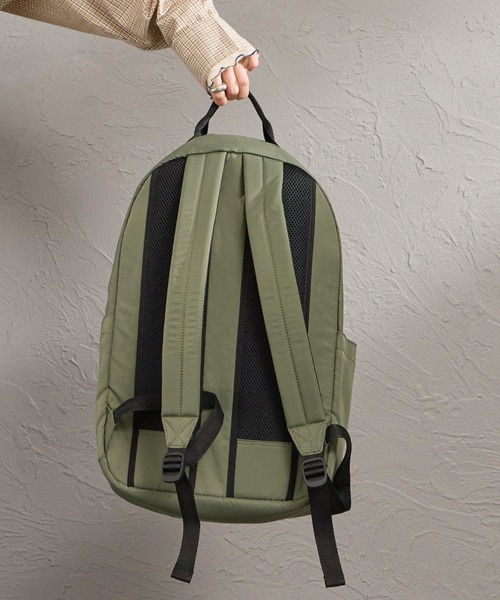 FRED PERRY（フレッドペリー）の「【WEB先行予約】[FRED PERRY/フレッドペリー] クリンクル ナイロンバックパック（バックパック/リュック・レディース・ブラック/モスグリーン・ONE SIZE）」の20枚目の写真
