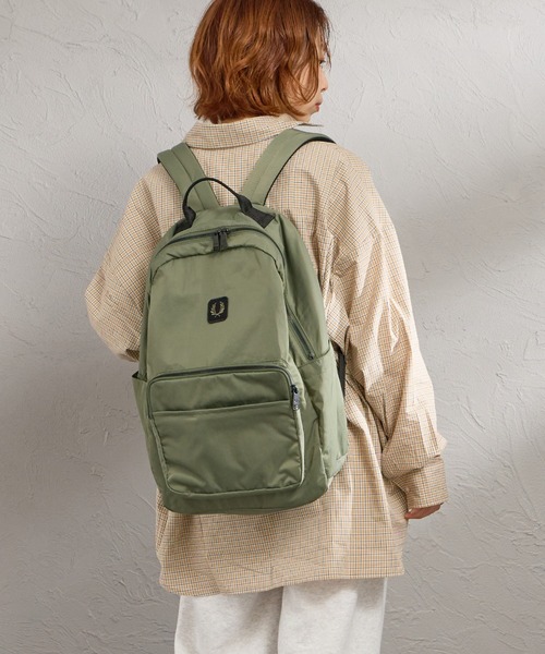 FRED PERRY（フレッドペリー）の「【WEB先行予約】[FRED PERRY/フレッドペリー] クリンクル ナイロンバックパック（バックパック/リュック・レディース・ブラック/モスグリーン・ONE SIZE）」の18枚目の写真