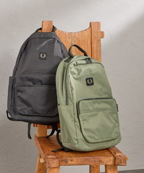FRED PERRY（フレッドペリー）の「【WEB先行予約】[FRED PERRY/フレッドペリー] クリンクル ナイロンバックパック（バックパック/リュック・レディース・ブラック/モスグリーン・ONE SIZE）」の21枚目の写真