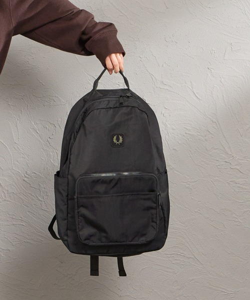 FRED PERRY（フレッドペリー）の「【WEB先行予約】[FRED PERRY/フレッドペリー] クリンクル ナイロンバックパック（バックパック/リュック・レディース・ブラック/モスグリーン・ONE SIZE）」の7枚目の写真