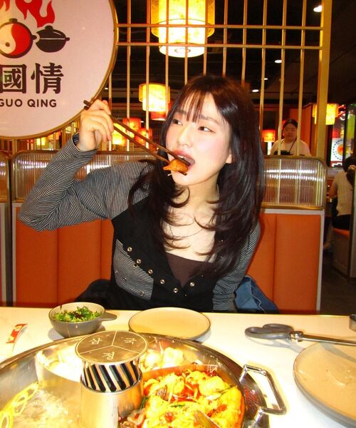 OURSAYSOUR(アワーセイアワー)の「スナップストライプ配色ロングスリーブブラック(Tシャツ/カットソー・レディース・ブラック・FREE)」の2枚目の写真