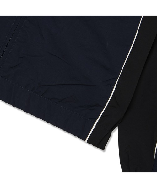 GUESS JEANS(ゲスジーンズ)の「GUESS JEANS Crinkle Track Jacket ジャケット ナイロンジャケット ウィンドブレイカー(ナイロンジャケット・メンズ・ネイビー・SMALL/MEDIUM/LARGE/X-LARGE/XX-LARGE)」の5枚目の写真