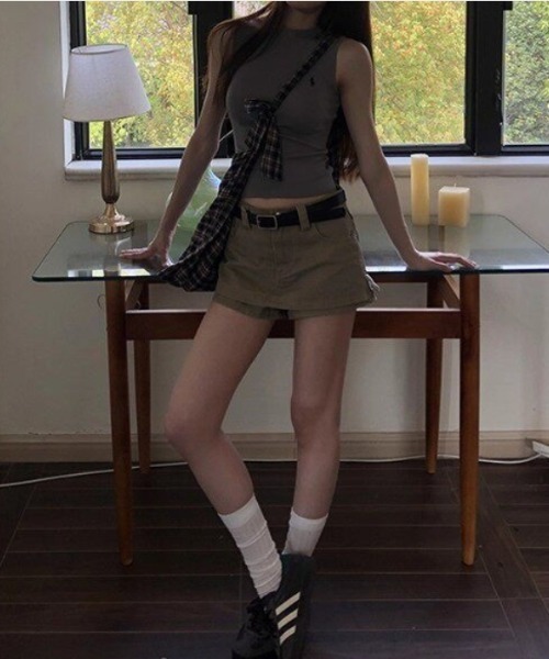 Vipoa(ヴィポア)の「Denim short culotte(デニムパンツ・レディース・カーキ・MEDIUM/SMALL)」の3枚目の写真