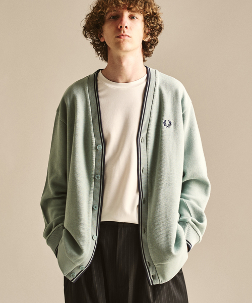 417 EDIFICE（フォーワンセブンエディフィス）の「FRED PERRY / フレッドペリー 417別注 ティップドカーディガン（カーディガン/ボレロ・メンズ・ブルー/ブラウン・MEDIUM/LARGE）」の2枚目の写真