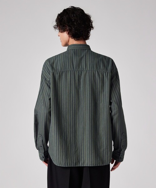 PS Paul Smith(ピーエスポールスミス)の「ガーメントダイ ストライプ カジュアルシャツ / 262712 EXSH01(シャツ/ブラウス・メンズ・ダークグレー/カーキブラウン・MEDIUM/LARGE)」の4枚目の写真