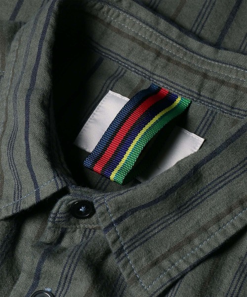 PS Paul Smith(ピーエスポールスミス)の「ガーメントダイ ストライプ カジュアルシャツ / 262712 EXSH01(シャツ/ブラウス・メンズ・ダークグレー/カーキブラウン・MEDIUM/LARGE)」の8枚目の写真