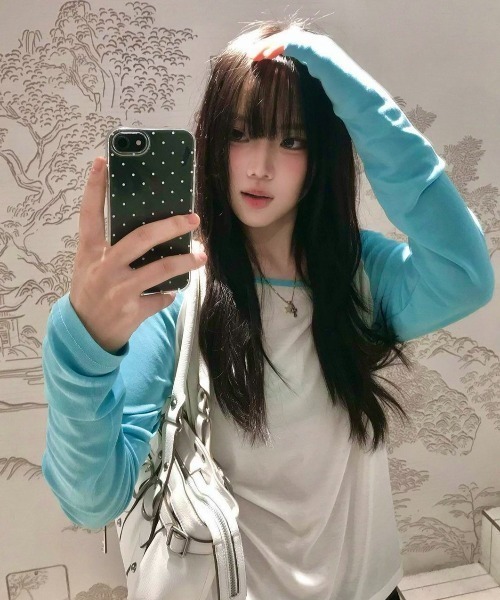 LADY LIKE(レディライク)の「【春夏新作】配色ラグランスリーブワンショルダートップス(Tシャツ/カットソー・レディース・サックスブルー・M)」の4枚目の写真
