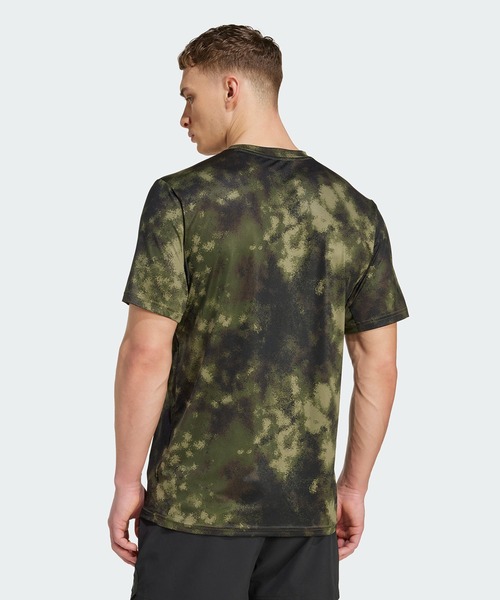 adidas(アディダス)の「トレイン エッセンシャルズ シーズナル 総柄プリントTシャツ / アディダス adidas(Tシャツ/カットソー・メンズ・カーキ・X-LARGE/SMALL/MEDIUM/LARGE/3XL/X-SMALL/XX-LARGE)」の2枚目の写真