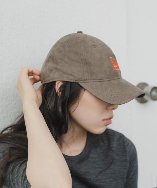 NEW ERA(ニューエラ)の「『別注』New Era×URBAN RESEARCH 920 SUEDE(キャップ・レディース・チャコールグレー/ブラック/ネイビー・-)」の13枚目の写真
