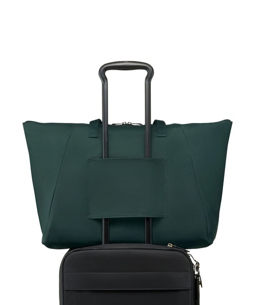 TUMI(トゥミ)の「VOYAGEUR ジャスト・イン・ケース・トート(トートバッグ・レディース・グリーン系その他・FREE)」の4枚目の写真