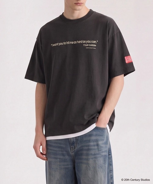 SLICK(スリック)の「【SLICK/スリック】FIGHT CLUB Printed T-shirt 02 / ファイトクラブ ロゴプリントTシャツ / パウダー加工 / オーバーサイズ / ヴィンテージライク(Tシャツ/カットソー・メンズ・ブラック/ホワイト・1/3/2)」の1枚目の写真