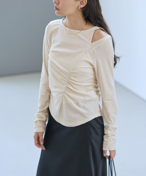 La TOTALITE(ラトータリテ)の「【洗える】カットアウトベロアトップス(Tシャツ/カットソー・レディース・ブラック/ピンク/ベージュ・FREE)」の12枚目の写真