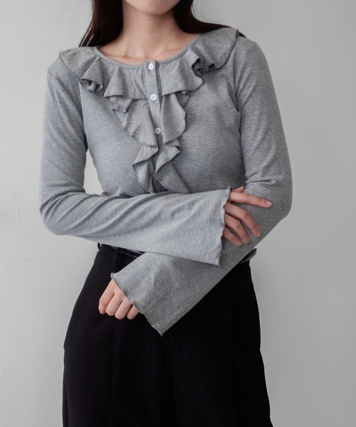 on:nue(オンニュ)の「【on:nue】フロントフリルヘンリーネックカットソー /26-27 AW COLLECTION(Tシャツ/カットソー・レディース・ホワイト/グレー/ブラック・FREE)」の21枚目の写真