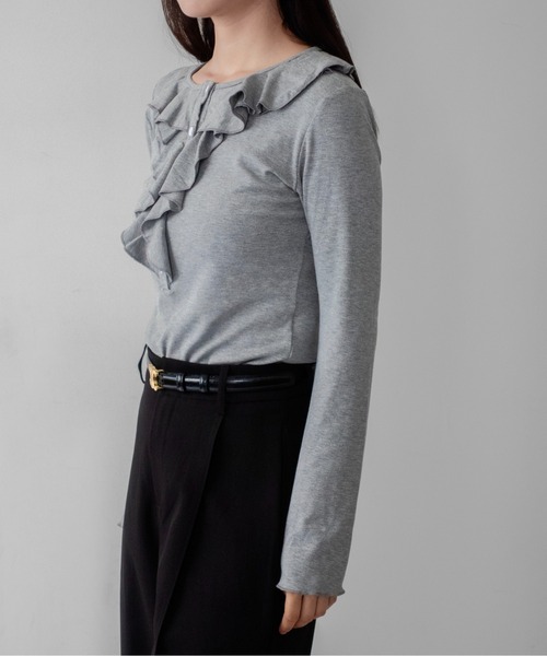 on:nue(オンニュ)の「【on:nue】フロントフリルヘンリーネックカットソー /26-27 AW COLLECTION(Tシャツ/カットソー・レディース・ホワイト/グレー/ブラック・FREE)」の22枚目の写真