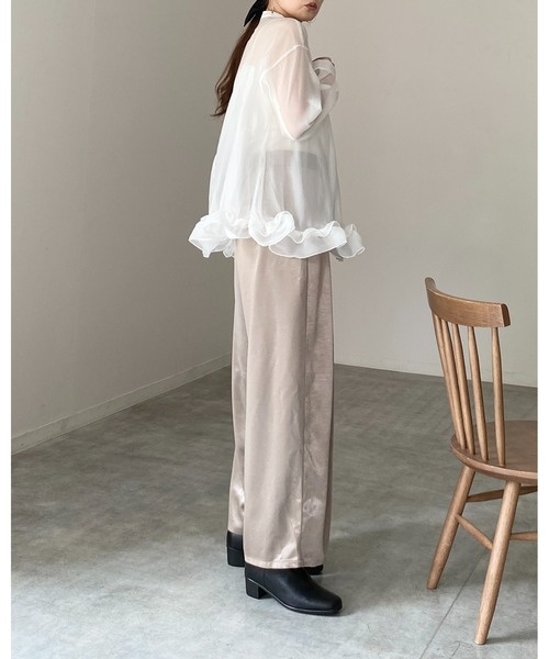 She's Closet(シーズクローゼット)の「オーガンジー長袖裾フリルヘムチュニックシアーブラウス(シャツ/ブラウス・レディース・ブラック/アイボリー/ブルー・FREE)」の7枚目の写真